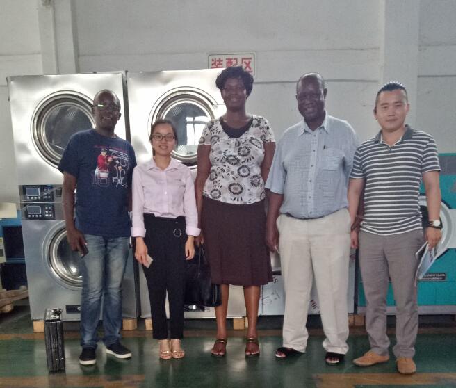 烏幹達一個客人漂洋過（guò）海購買工業洗衣機