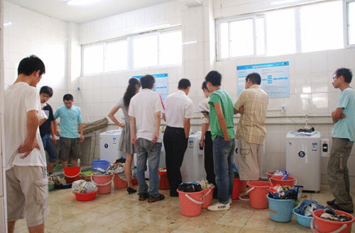 街頭投幣式工（gōng）業（yè）洗（xǐ）衣（yī）機將會成（chéng）為一種時尚洗衣方式