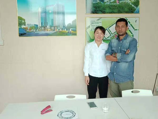 孟加（jiā）拉（lā）客戶來我.17c嫩嫩草色视频工廠參（cān）觀考察