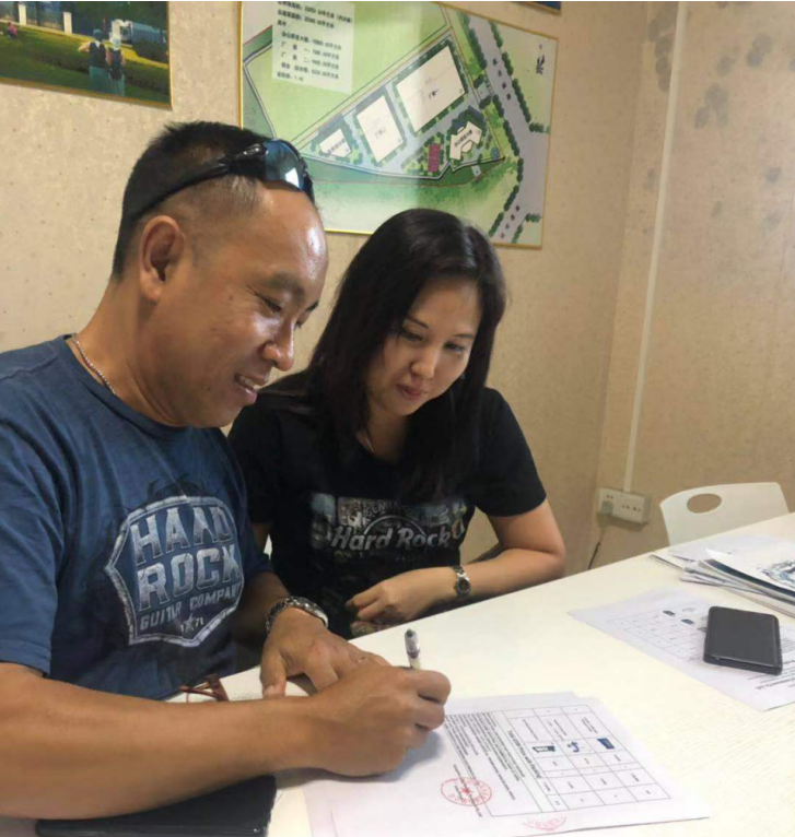 馬來西亞客戶爽快簽訂合同