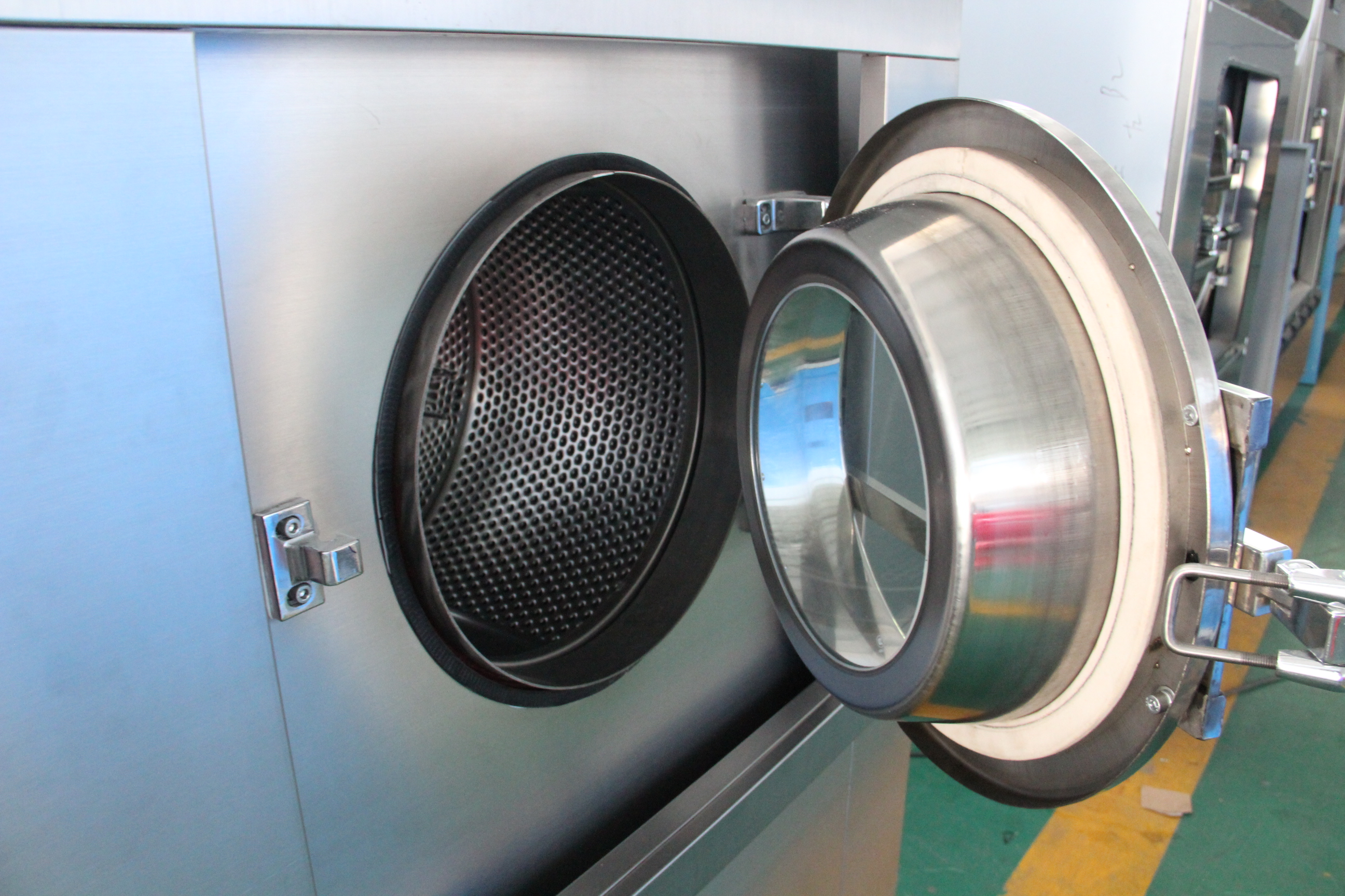 大（dà）型商用洗衣機的（de）用法如何？應用在哪些領域（yù）？.17c嫩嫩草色视频洗滌機械推薦