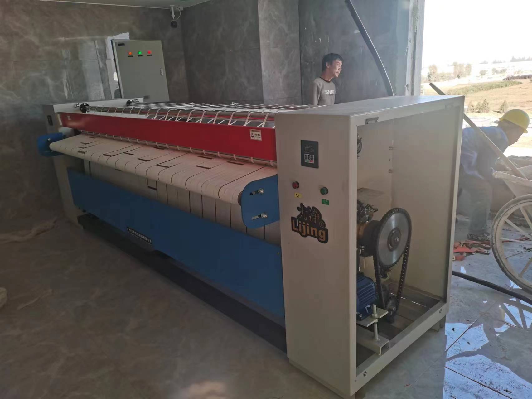 洗（xǐ）衣房燙平機